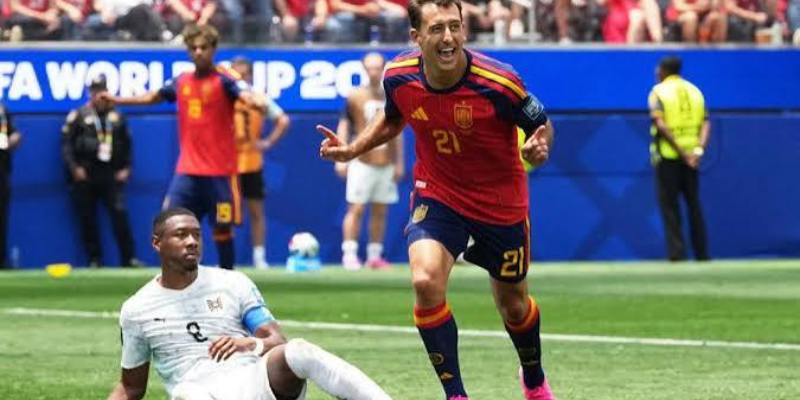 Tây Ban Nha lần đầu thắng trận knock-out World Cup sau 16 năm 33 Tây Ban Nha lần đầu thắng trận knock-out World Cup sau 16 năm