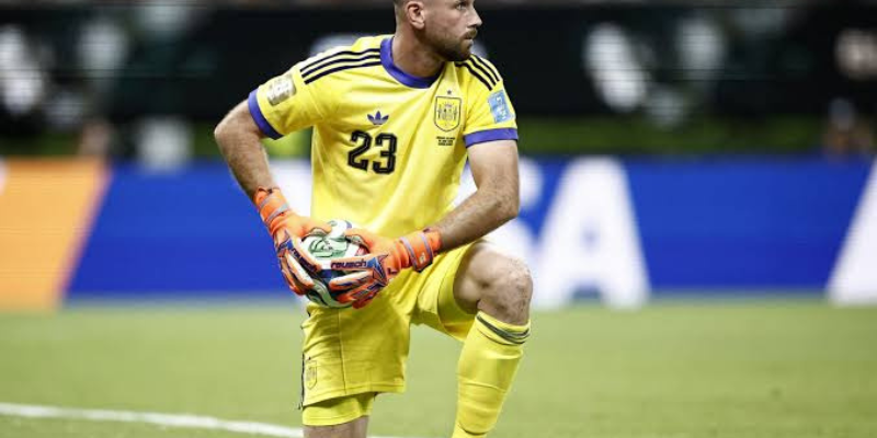 thủ môn Tây Ban Nha phá kỷ lục giữ sạch lưới ở World Cup 2026 2 3